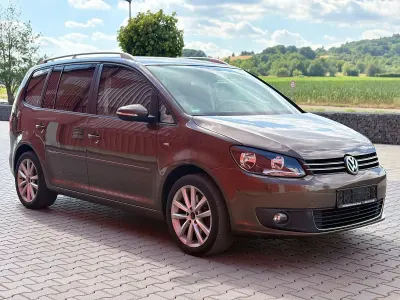 Gebraucht VW Touran S 140 PS (102 kW) 2014 Braun Van / Kleinbus