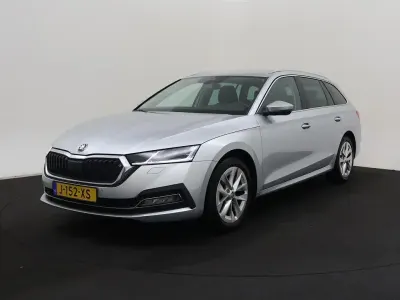 Gebraucht Skoda Octavia First Edition 150 PS (110 kW) 2021 Grau Kombi