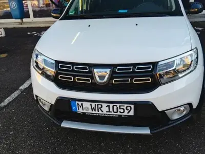 Gebraucht Dacia Sandero Celebration 90 PS (66 kW) 2018 Weiß Limousine