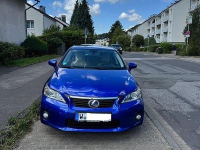 Lexus CT200h
