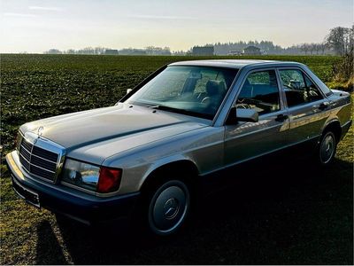 Gebraucht Mercedes 190 122 PS (89 kW) 1992 Beige Limousine