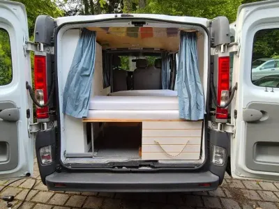 Używany Renault Trafic 114 KM (83 kW) 2006 Biały Minivan