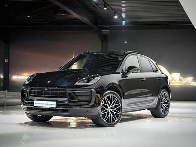 Gebraucht Porsche Macan Sport 265 PS (194 kW) 2023 Tiefschwarzmetallic SUV