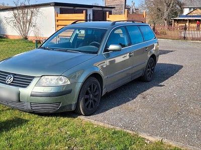 Gebraucht VW Passat 131 PS (96 kW) 2002 Grün Kombi