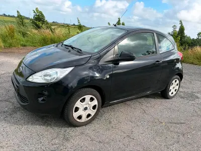 Gebraucht Ford Ka 69 PS (50 kW) 2015 Schwarz Kleinwagen