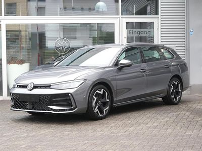 Nuova VW Passat Pro 193 CV (141 kW) 2026 Grigio Station wagon