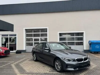 Używany BMW 320 Sport Line 190 KM (139 kW) 2019 Szary Sedan/Limuzyna