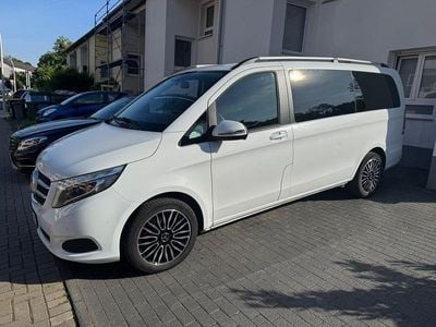 Mercedes V220