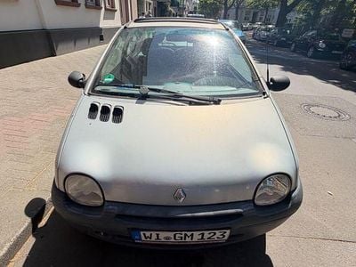 Second-hand Renault Twingo Expression 58 CP (42 kW) 2004 Argintiu Hatchback