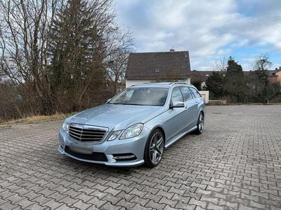 Gebraucht Mercedes E250 AMG line 204 PS (150 kW) 2013 Blau Kombi