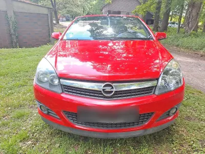 Gebraucht Opel Astra Cabriolet 116 PS (85 kW) 2008 Rot Cabrio
