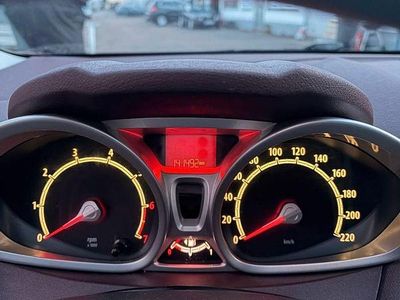 Gebraucht Ford Fiesta Titanium 82 PS (60 kW) 2008 Kleinwagen