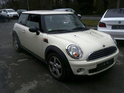 Gebraucht Mini ONE 75 PS (55 kW) 2009 Pepper white Kleinwagen