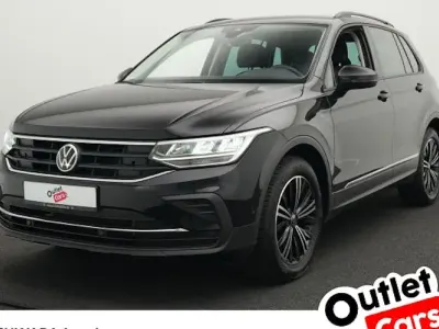 Gebraucht VW Tiguan Sport 150 PS (110 kW) 2021 Deep black perleffekt SUV