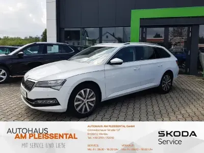 Używany Skoda Superb 150 KM (110 kW) 2023 Biały Kombi
