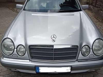 Mercedes E220