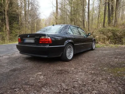 Gebraucht BMW 750 Sport Line 326 PS (239 kW) 2000 Schwarz Limousine