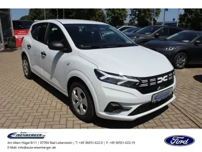 Neu Dacia Sandero Essentiel 67 PS (49 kW) 2025 Gletscherweiss Limousine