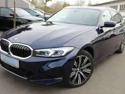 Używany BMW 330 Sport Line 286 KM (210 kW) 2023 Niebieski Sedan/Limuzyna