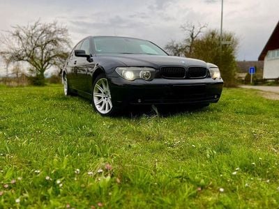 Usado BMW 745 333 HP (244 kW) 2004 Preto Sedan