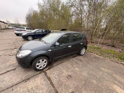 Usata Dacia Sandero Lauréate 75 CV (55 kW) 2009 Grigio Berlina