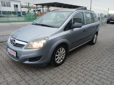 Usata Opel Zafira Selection 116 CV (85 kW) 2009 Argento Monovolume