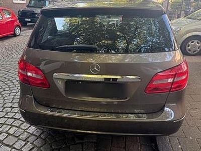 Mercedes B180
