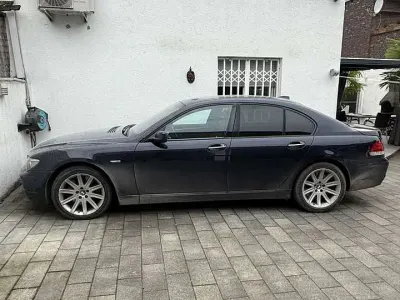 Gebraucht BMW 745 329 PS (241 kW) 2006 Blau Limousine
