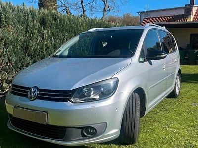 Second-hand VW Touran Style 140 CP (102 kW) 2012 Argintiu Monovolum