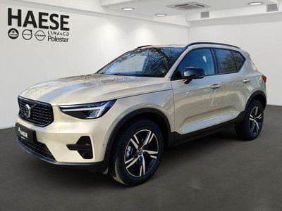 Neu Volvo XC40 Plus 163 PS (119 kW) 2026 Silber SUV