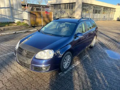 Usata VW Golf VI Comfortline 105 CV (77 kW) 2008 Blu Utilitaria