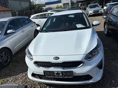 Gebraucht Kia Ceed Edition 7 99 PS (72 kW) 2019 Weiß Kleinwagen