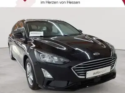 Używany Ford Focus Cool & Connect 120 KM (88 kW) 2021 Czarny Sedan/Limuzyna