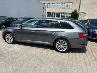 Gebraucht Skoda Superb Ambition 156 PS (114 kW) 2022 Graphitegrau (metallic) Kombi
