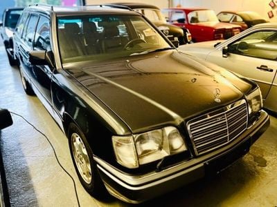 Gebraucht Mercedes E36 AMG AMG 272 PS (200 kW) 1993 Schwarz Limousine