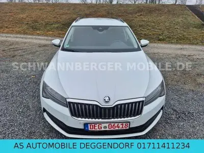 Gebraucht Skoda Superb Ambition 150 PS (110 kW) 2022 Weiß Kombi