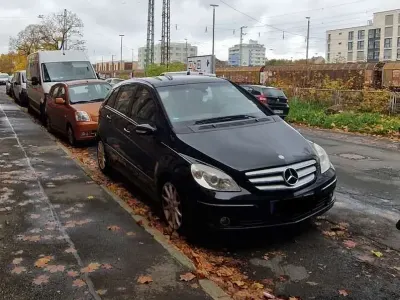 Używany Mercedes 200 140 KM (102 kW) 2006 Czarny