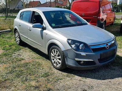 Usata Opel Astra 125 CV (91 kW) 2004 Argento Berlina