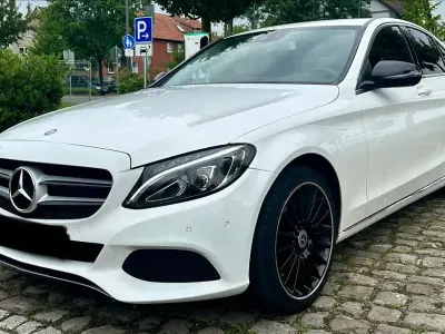 Gebraucht Mercedes C180 Avantgarde 156 PS (114 kW) 2015 Weiß Limousine