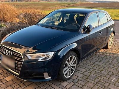 Gebraucht Audi A3 Sportback 184 PS (135 kW) 2019 Blau Kleinwagen