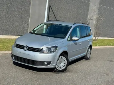 Gebraucht VW Touran Comfortline 140 PS (102 kW) 2014 Silber Van / Kleinbus