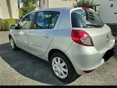 Gebraucht Renault Clio III 103 PS (75 kW) 2012 Silber Kleinwagen