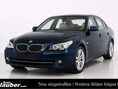 Gebraucht BMW 520 Lifestyle 177 PS (130 kW) 2009 Blau Limousine