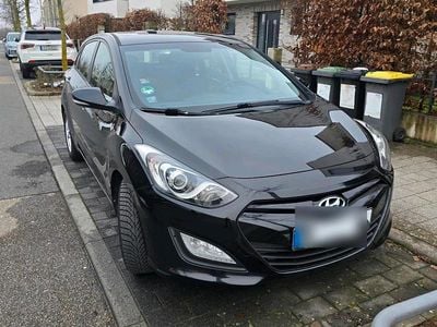 Schwarz Gebraucht 2015 Hyundai i30 Limousine | 5.100 €