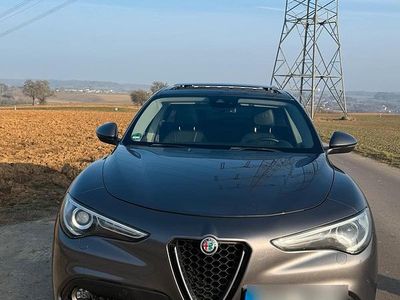 Gebraucht Alfa Romeo Stelvio 190 PS (139 kW) 2018 Grau SUV