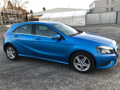 Gebraucht Mercedes A180 Urban 109 PS (80 kW) 2013 Blau Kleinwagen