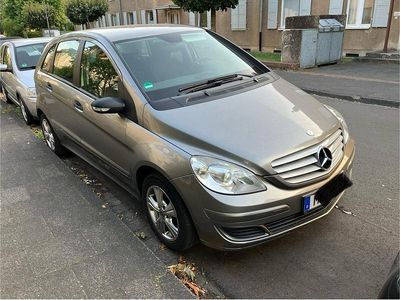 Gebraucht Mercedes B170 116 PS (85 kW) 2006 Silber Van / Kleinbus