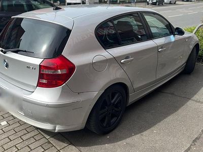 Usata BMW 118 143 CV (105 kW) 2007 Argento Utilitaria