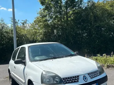 Gebraucht Renault Clio II 60 PS (44 kW) 2003 Weiß Kleinwagen