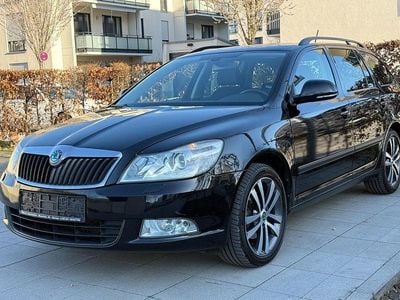 Gebraucht Skoda Octavia Elegance 160 PS (117 kW) 2013 Schwarz Kombi